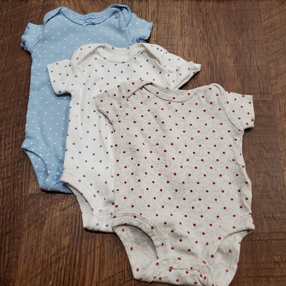 Carters 3 Cotton Polka Dots Bodysuits Baby Girl Short Sleeves Blue Red Gray NB - Picture 1 of 9